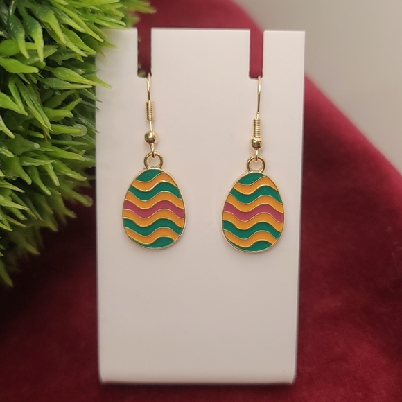 EGG or OVAL dangle earrings Easter or Spring - Picture 4 of 4